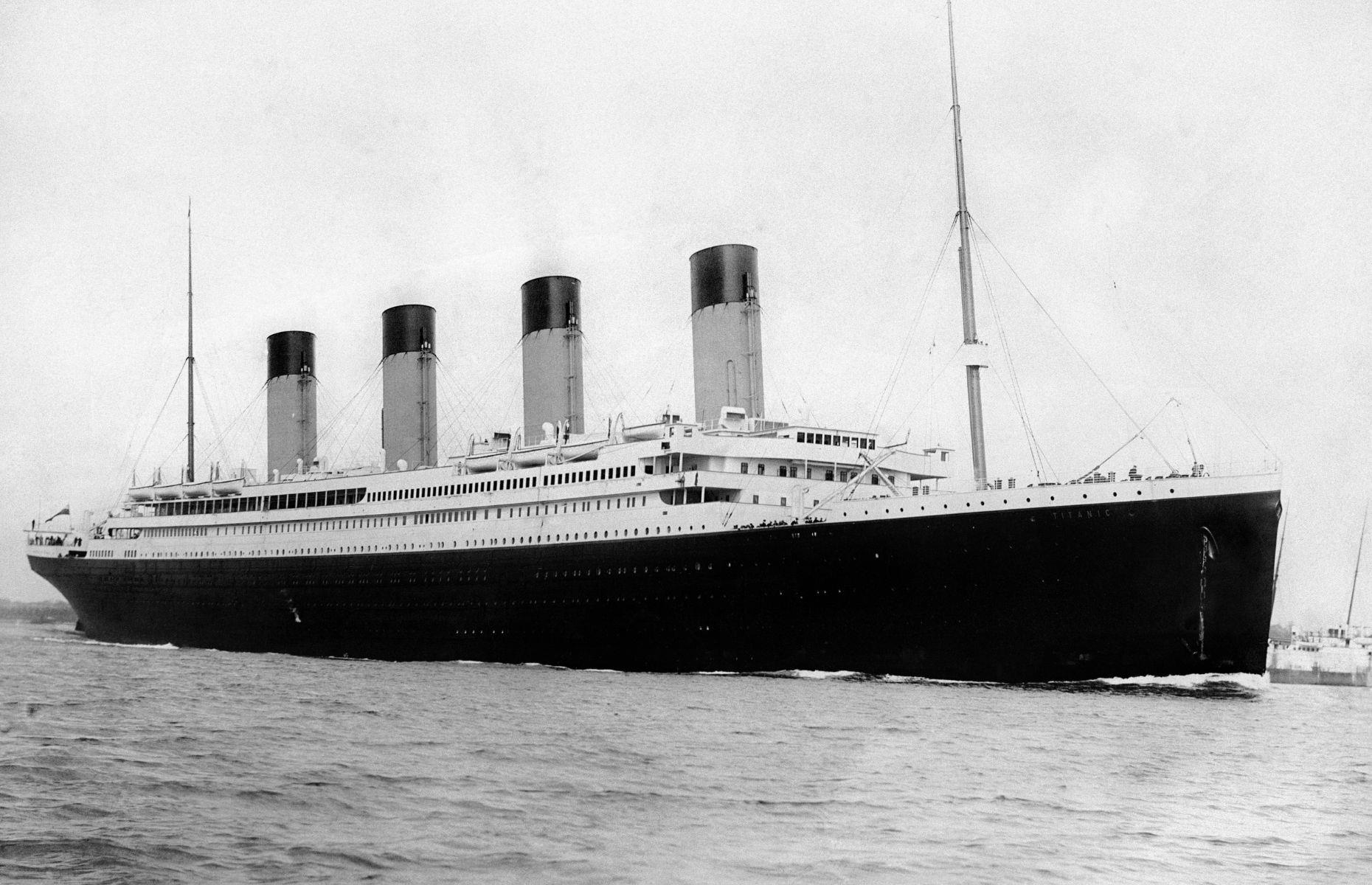 10. RMS Titanic (882.5 feet)
